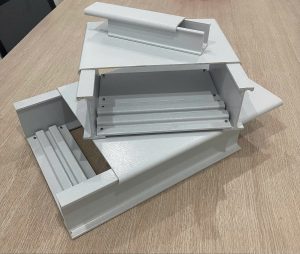 máng điện composite