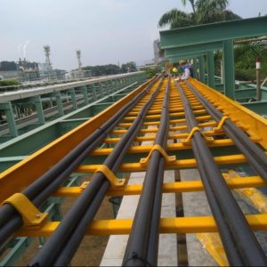 thang cáp composite